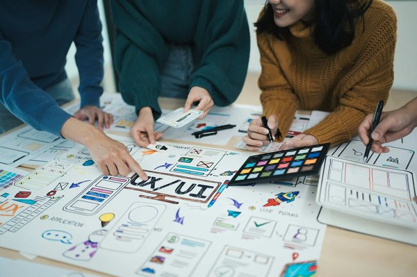 Quelle est l'importance de la maîtrise du design d'expérience utilisateur (UX) pour les développeurs web?